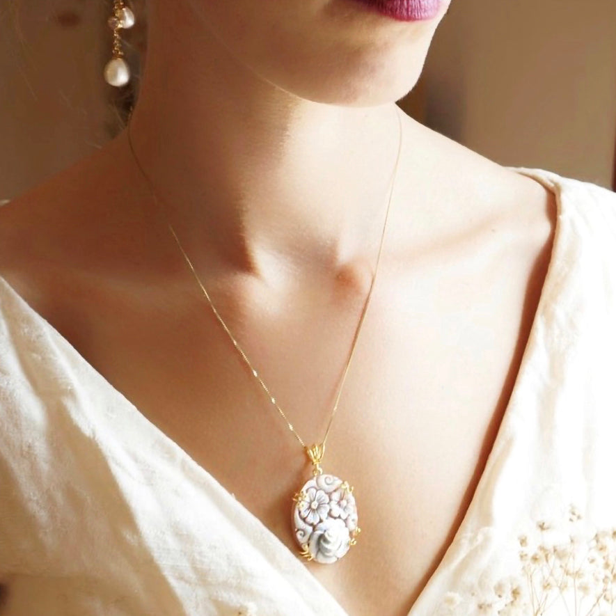 FLORAL ROSE CAMEO NECKLACE WITH FRESHWATER PEARLS