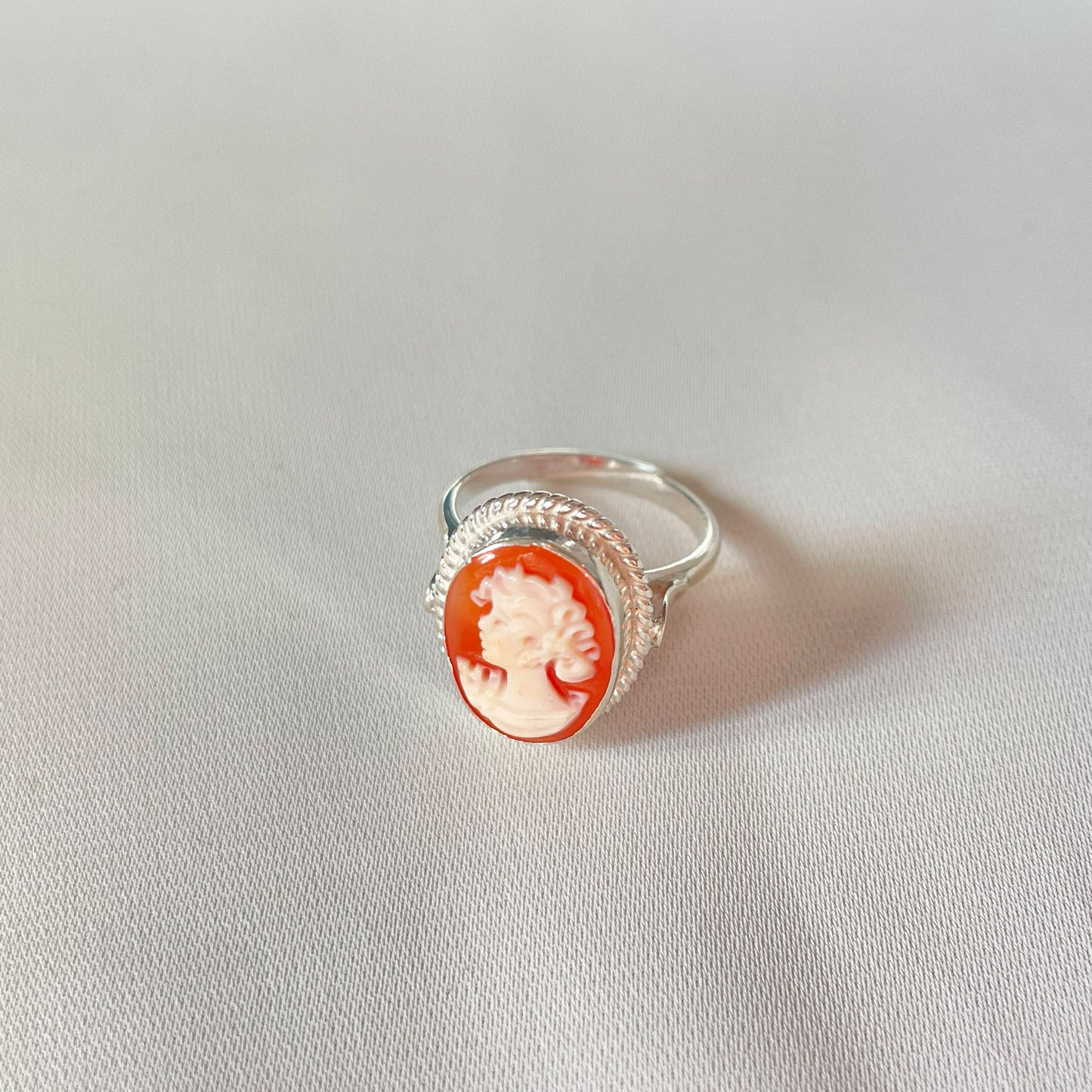 CLASSIC ITALIAN CAMEO RING -SILVER-