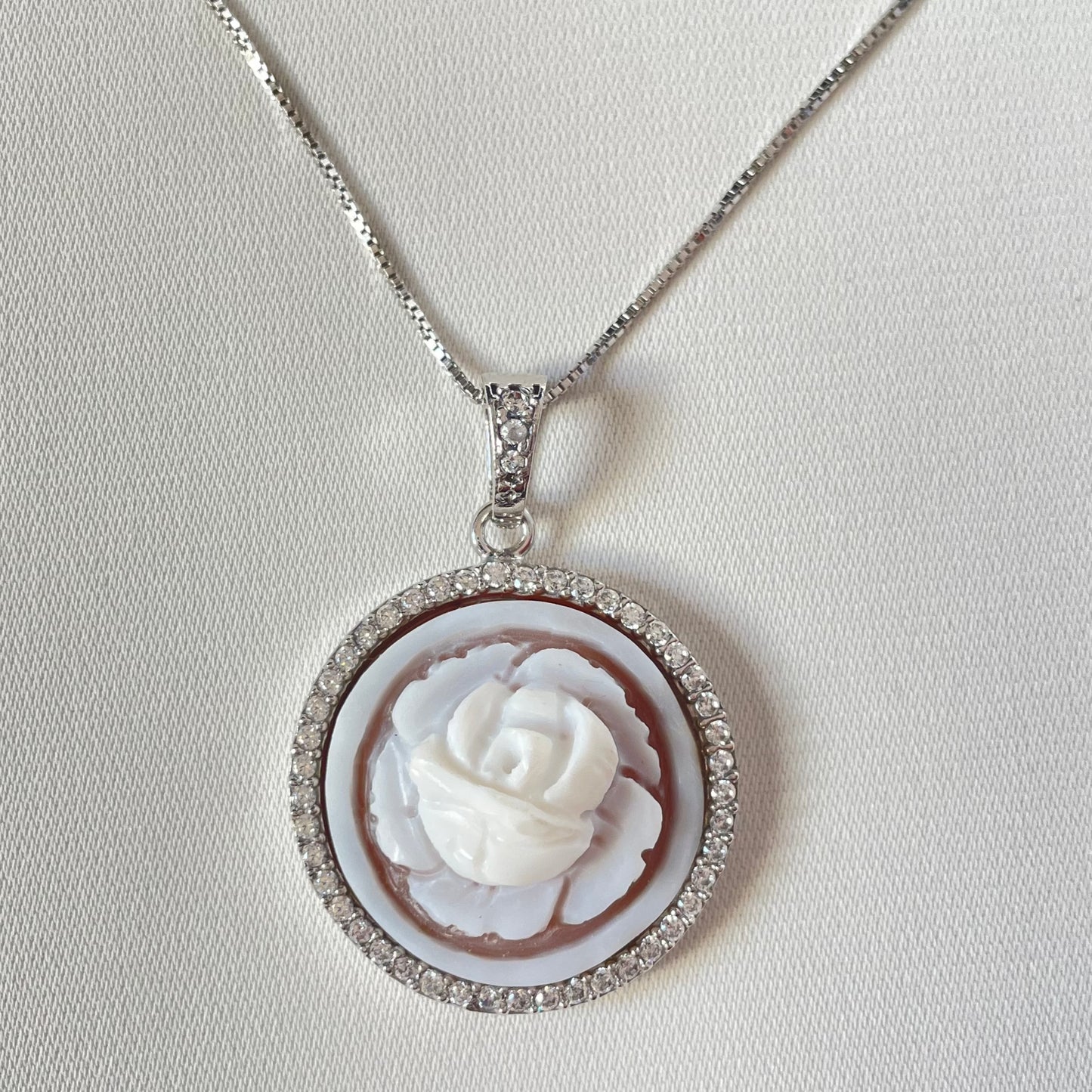 SILVER ROSE NECKLACE