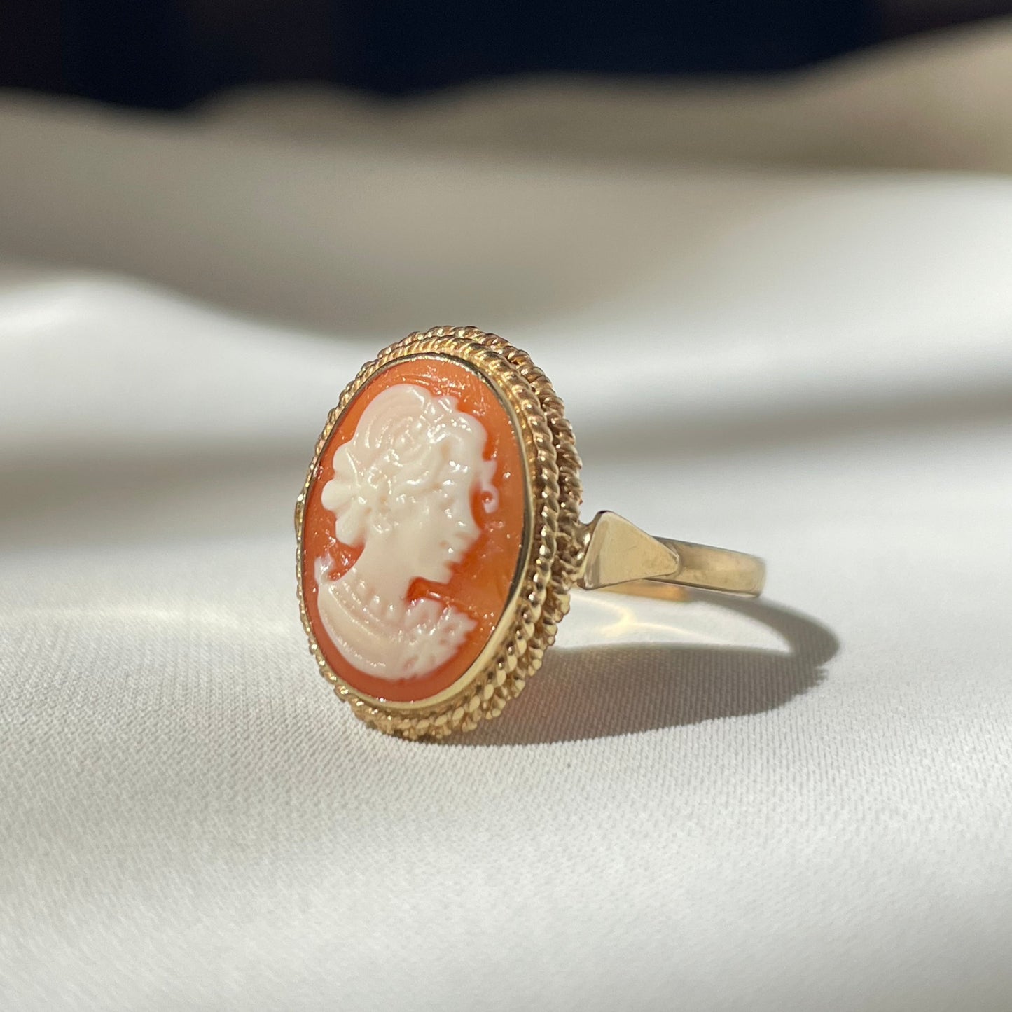 ANELLO IN CAMMEO CLASSICO - DORATO