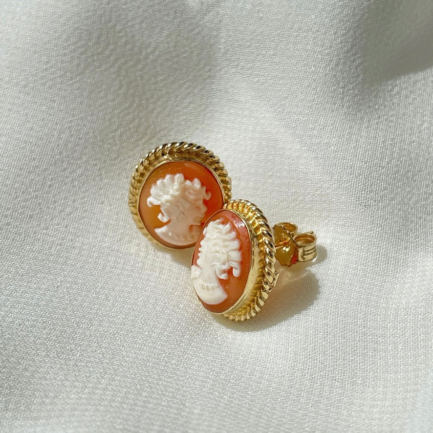 CLASSIC CAMEO EARRINGS