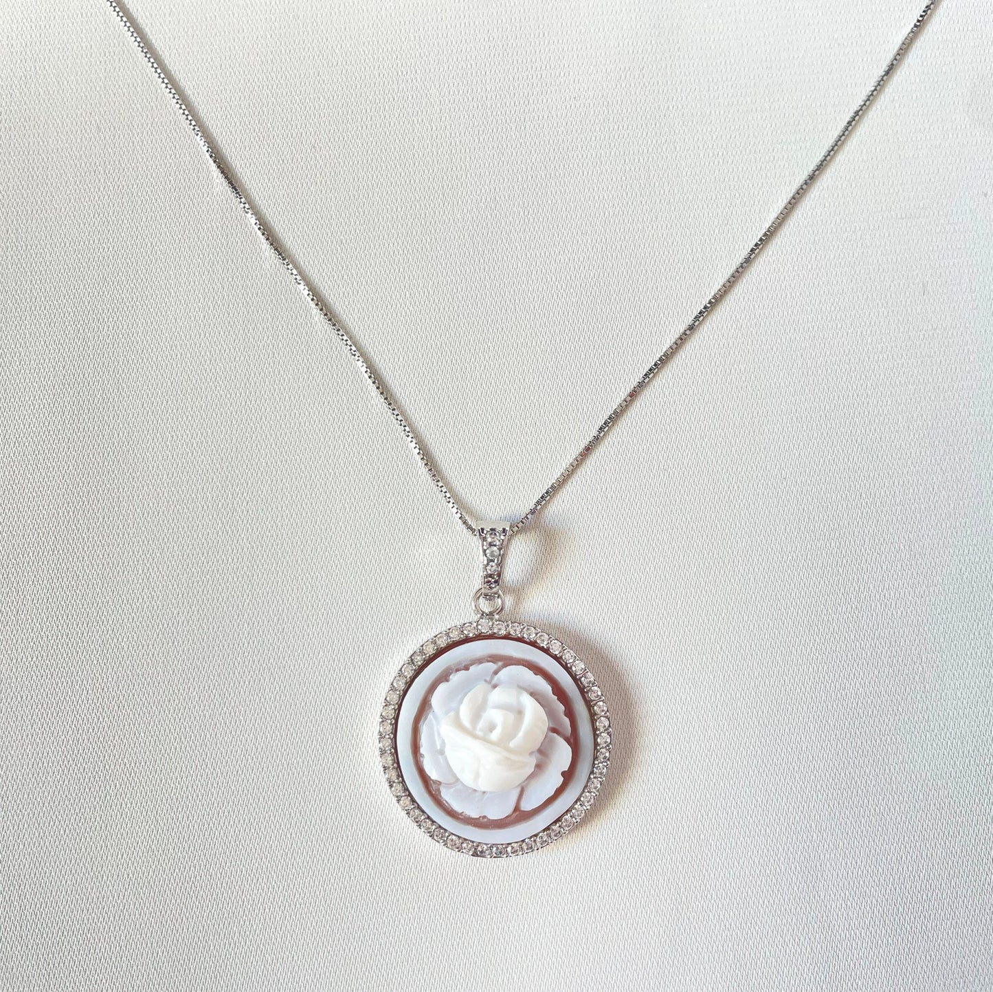 SILVER ROSE NECKLACE