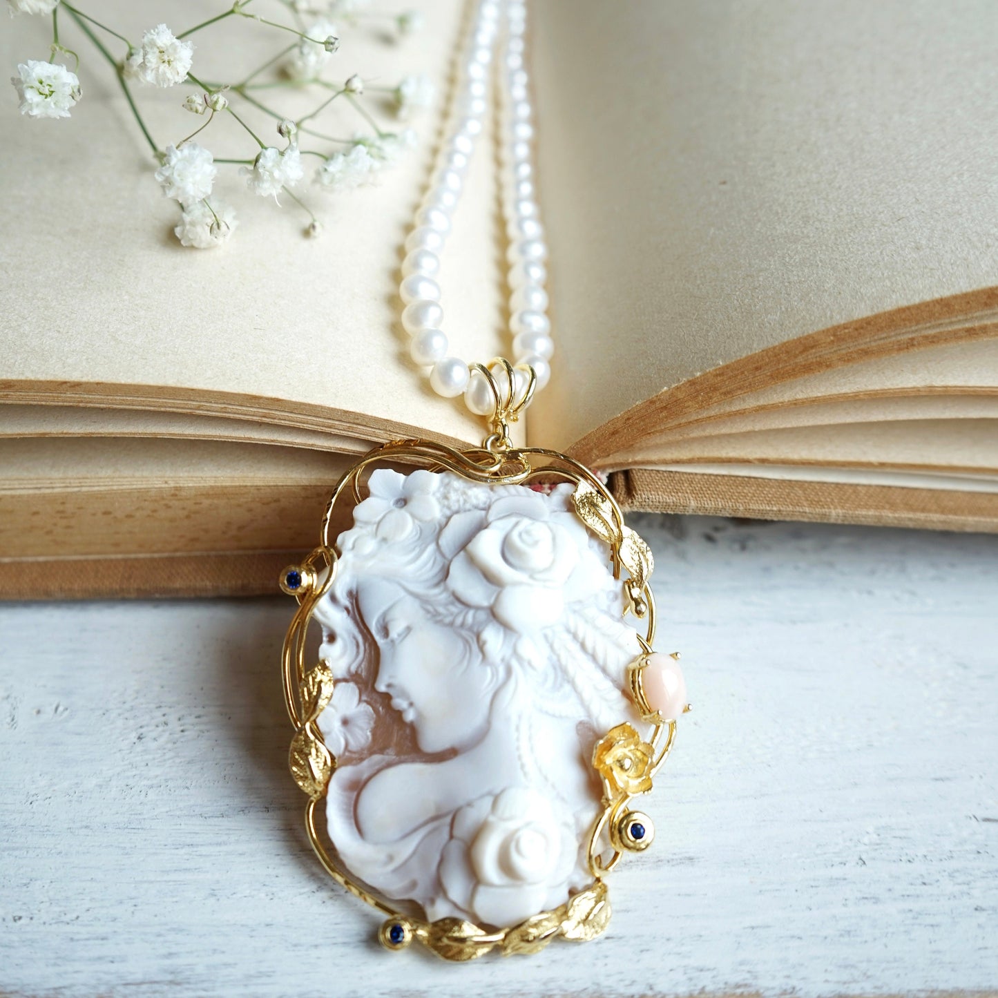 CAMEO & CORAL NECKLACE - GIRL WITH FLOWER