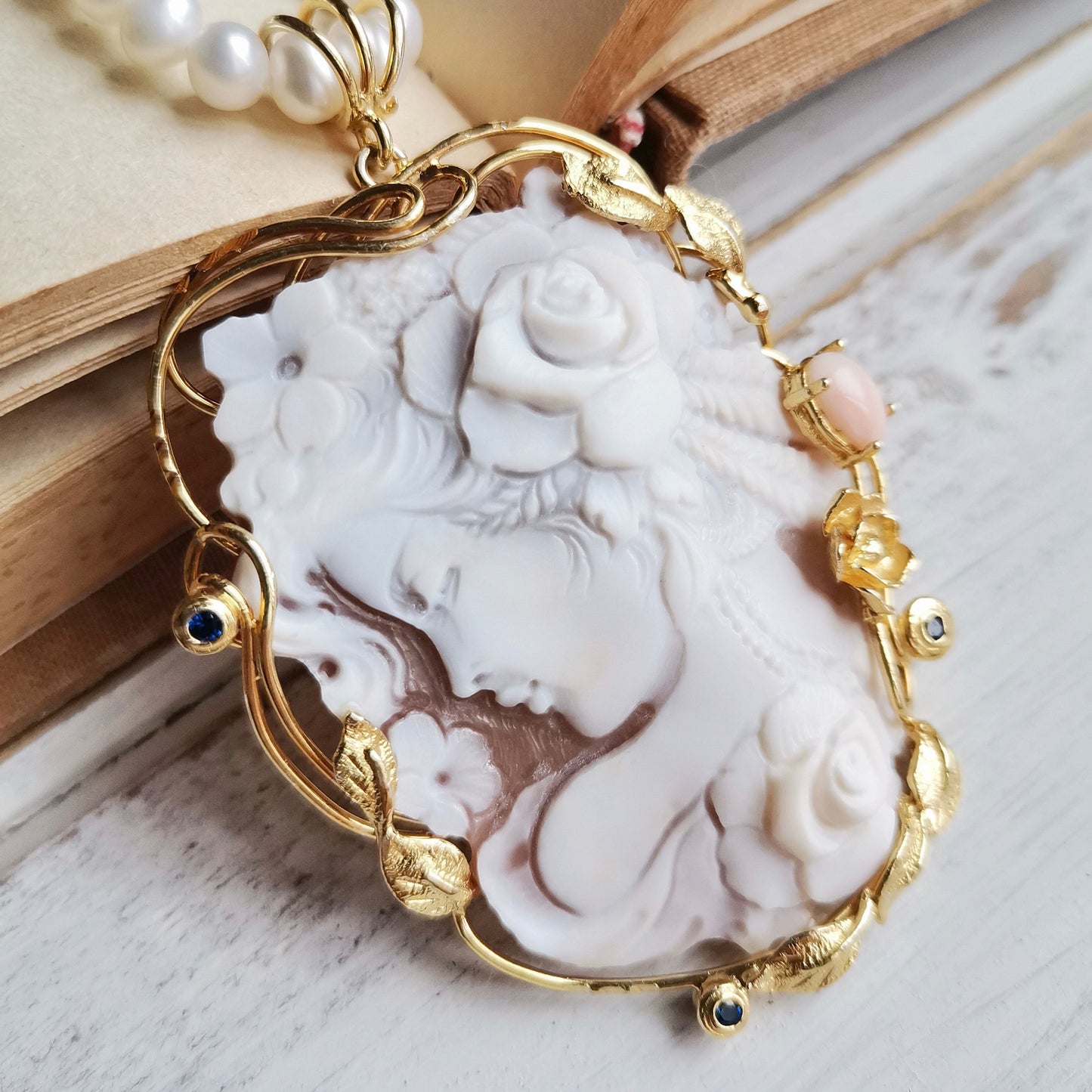 Large Cameo necklace with Coral