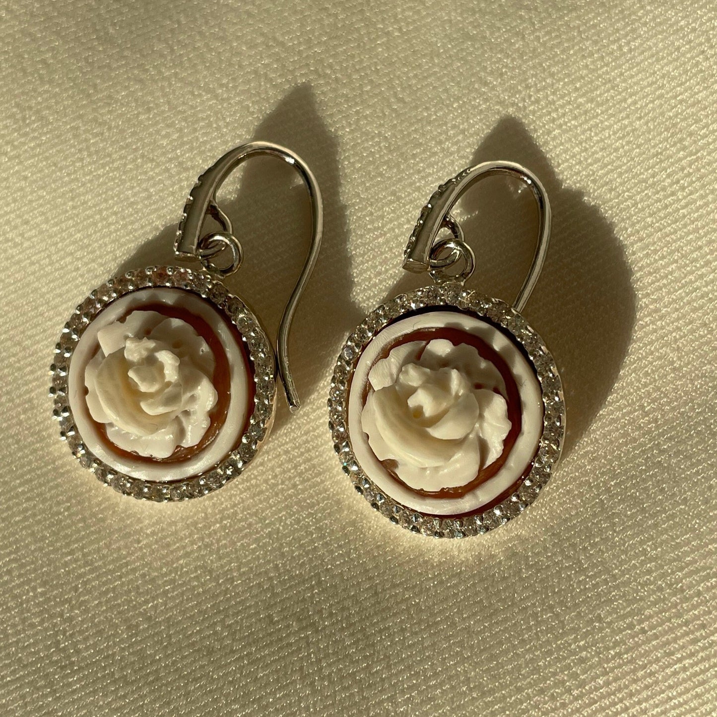 ROSE BLANCHE  EARRINGS -SILVER-