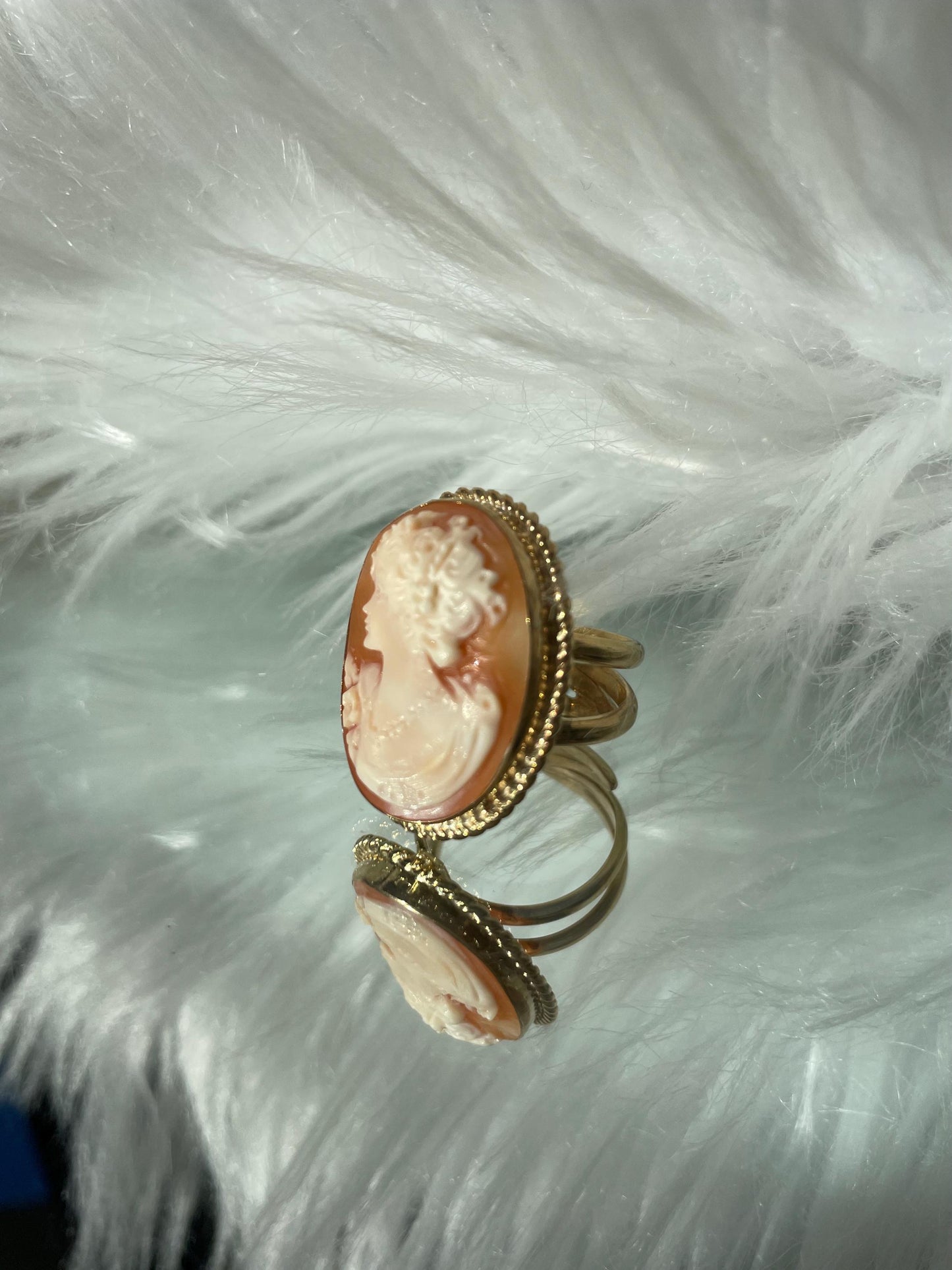 18k Gold Cameo Ring