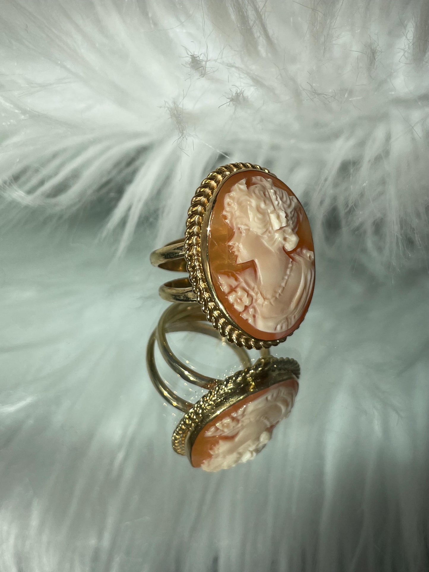 18k Gold Cameo Ring