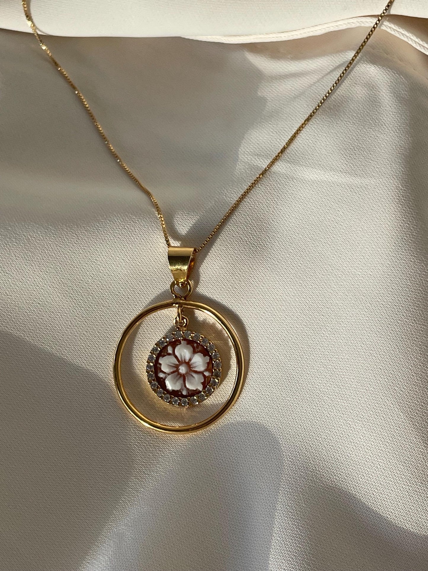 AURORA CAMEO NECKLACE