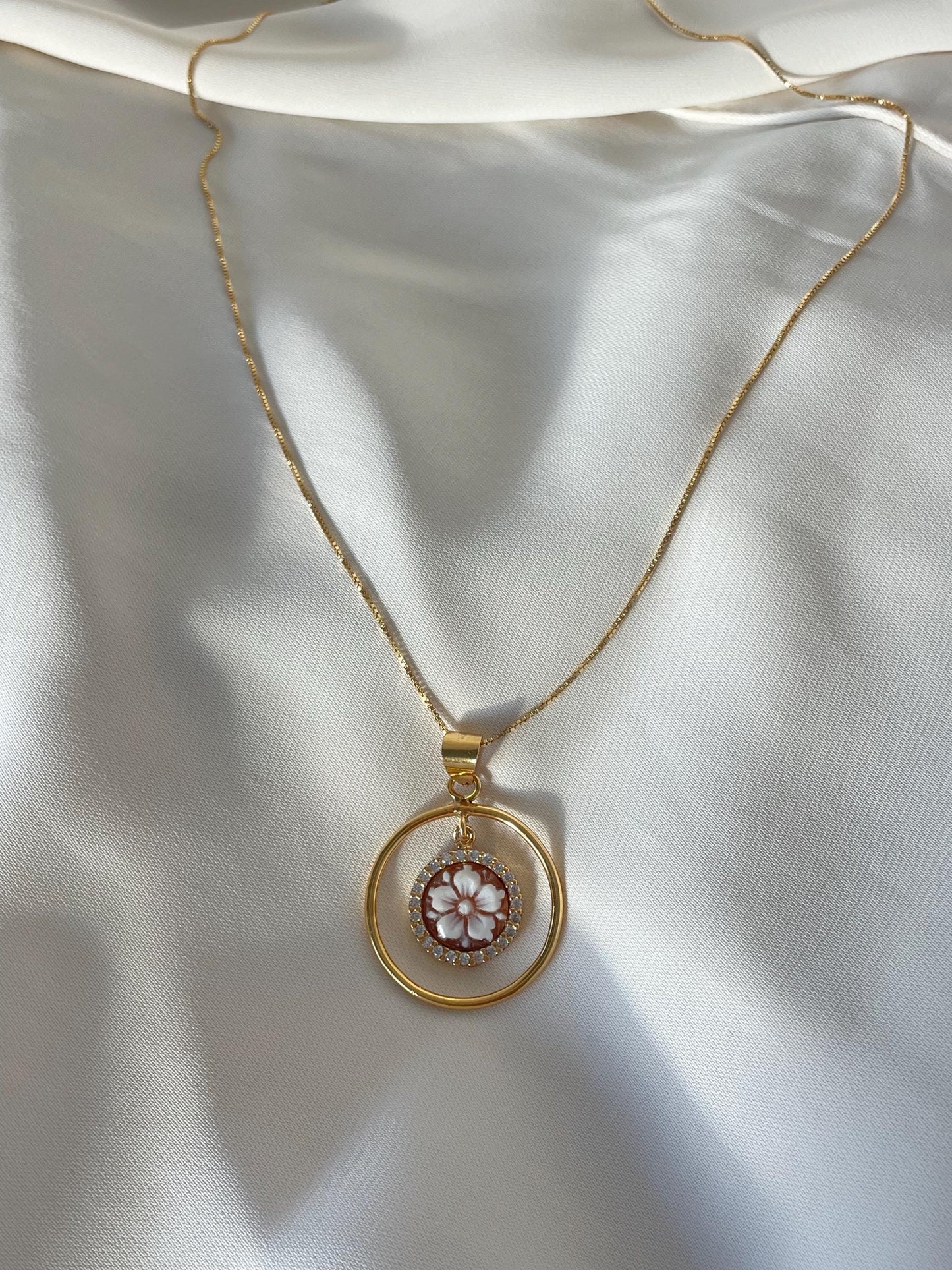 AURORA CAMEO NECKLACE