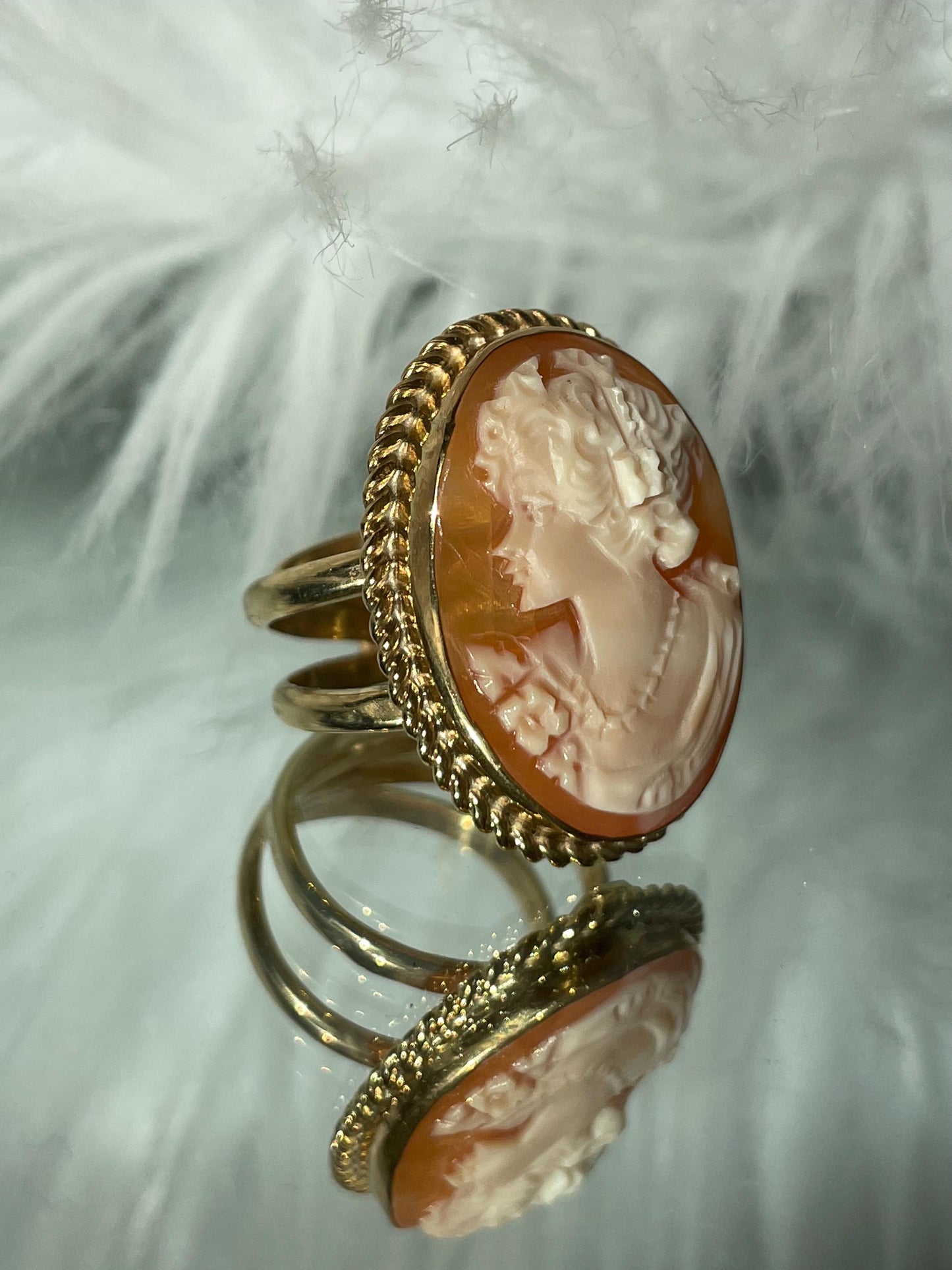 18k Gold Cameo Ring