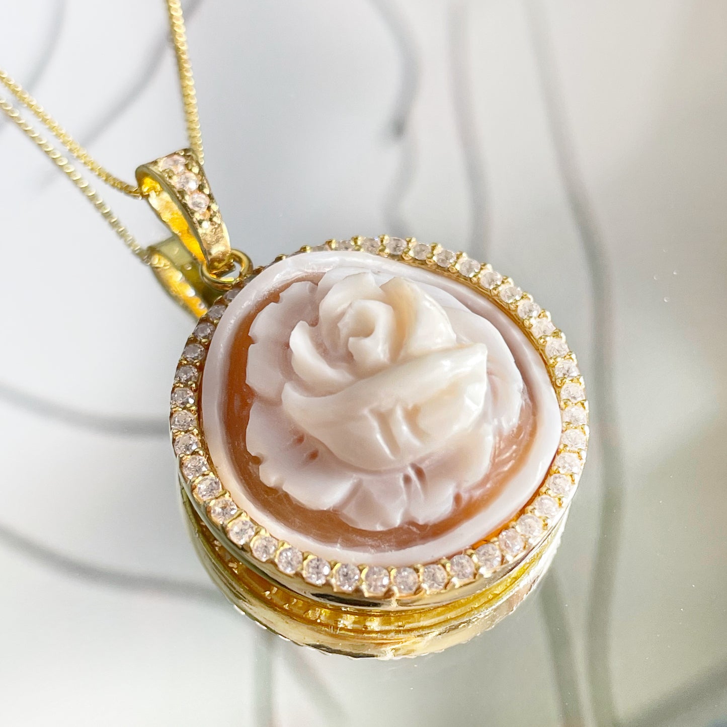 COLLANA IN CAMMEO ROSE BLANCHE